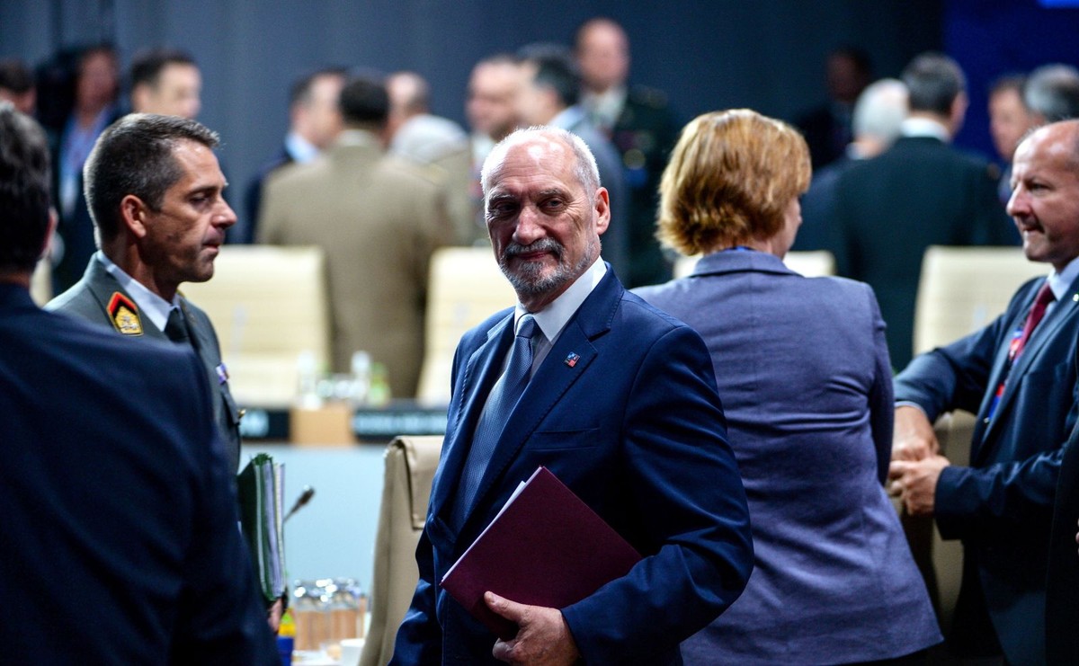 Antoni Macierewicz na szczycie NATO