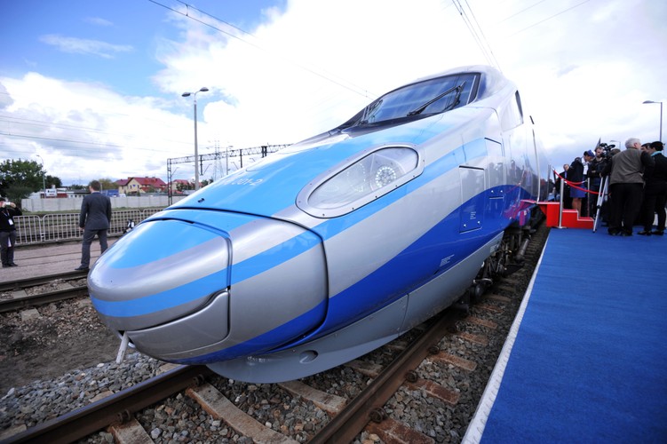 Pociąg Pendolino na 10. Międzynarodowych Targach Kolejowych Trako w Gdańsku