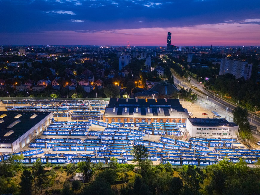 Zajezdnia Borek efektownie prezentuje się nocą