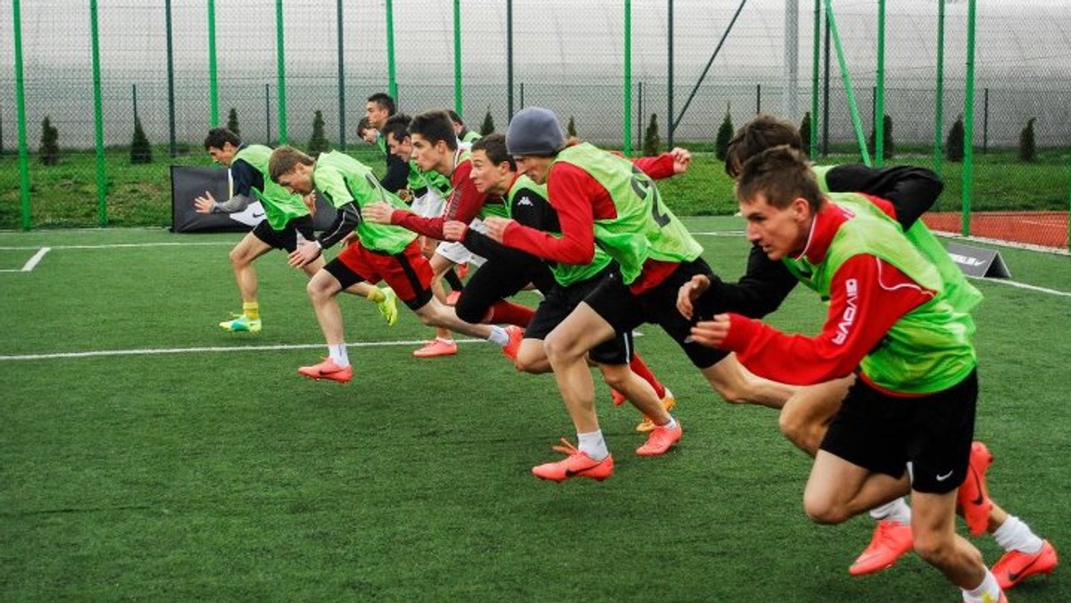 Niecały miesiąc pozostał do zakończenia Nike Football League, rozgrywanej we współpracy z Playarena. Rywalizacja najlepszych "dzikich" drużyn z całego kraju pozostaje wciąż nierozstrzygnięta. Dlatego spore szanse na sukces mają ci, którzy dołączą do rozgrywek w ciągu najbliższych dni.