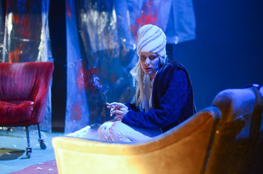 Teodora Ristovski u predstavi "Bajka o mrtvoj carevoj kćeri"