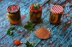 Ogórki curry Jakuba Kuronia. Idealne do kanapek, sałatek i...