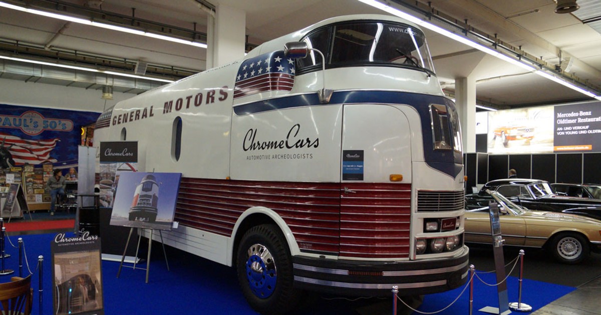 Машина GM Futurliner