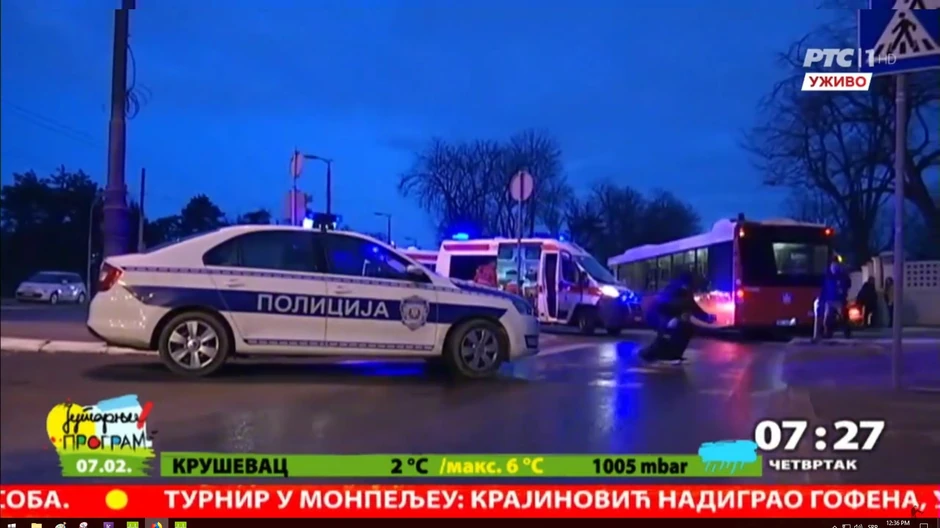 Muškarac ustaje nakon pada