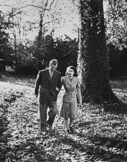 Az ifjú pár a nászútjukon, 1947. november 27-én a Hampshire-i Romsey közelében található Broadlands-ben.