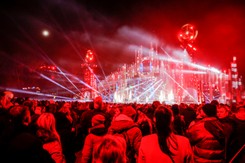 Kammel i Brzozowski prowadzącymi 'Sylwestra marzeń z Dwójką'. Ibisz w Polsacie