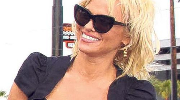 Igénytelen nyoszolyó volt Pamela Anderson 