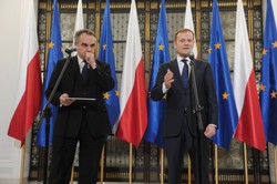 Janusz Palikot: Donald "Amber" Tusk i Waldemar "Nepotyzm" Pawlak