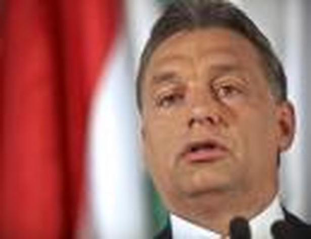 Orban, którego partia Fidesz odniosła przytłaczające zwycięstwo na niedawnych wyborach parlamentarnych, otrzymał wsparcie 261 deputowanych. Fot. Bloomberg