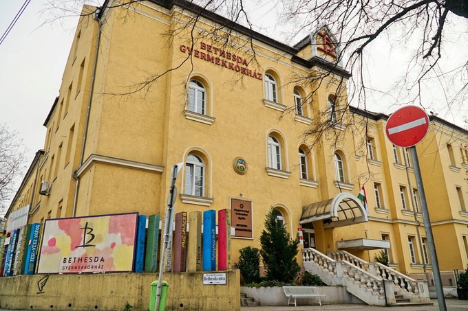 Emlőműtét és lelki segítség –
Gyermek Emlőközpont a Bethesda Gyermekkórházban