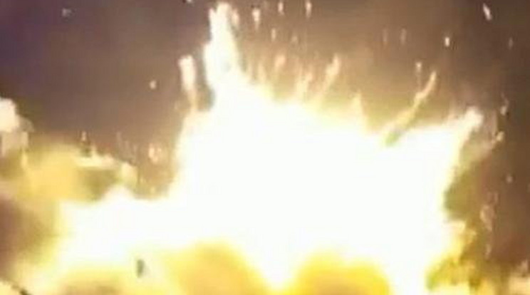 Durván a földbe csapódott a SpaceX Falcon - videó!