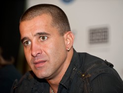 Wokalista Creed o alkoholizmie i trudnym dzieciństwie