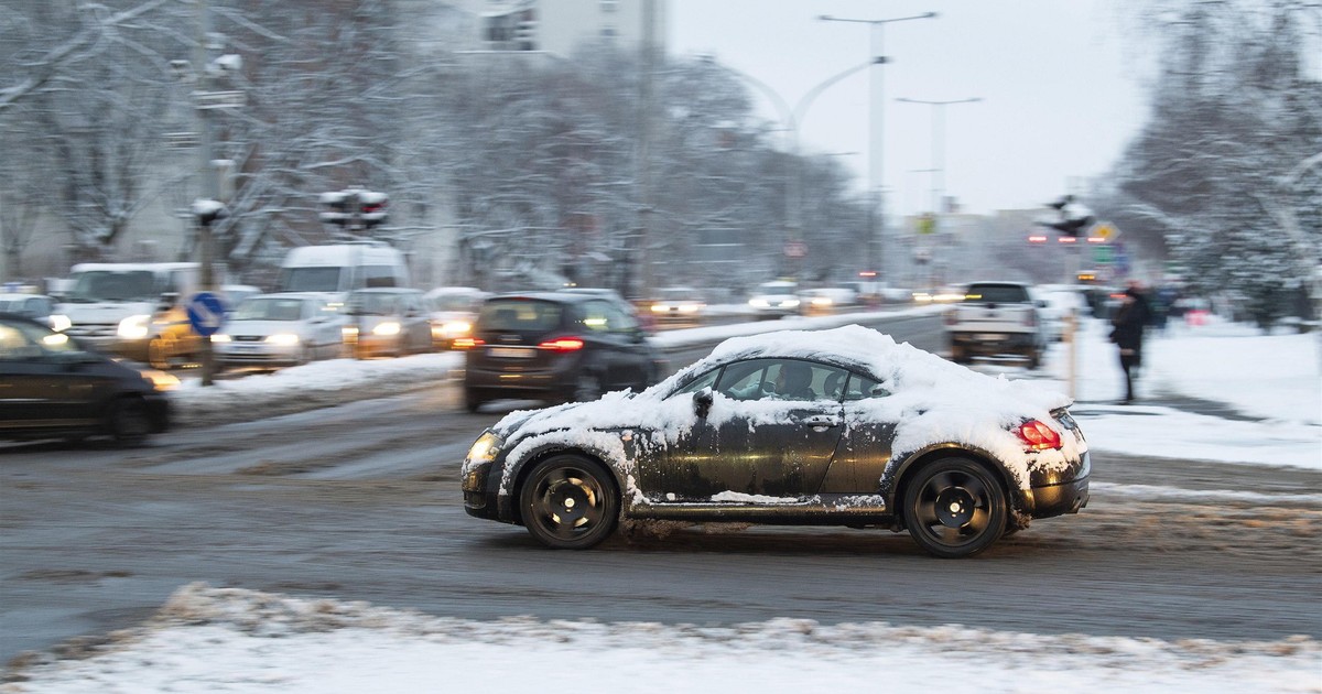 Silne mrozy nie odpuszczą. IMGW ostrzega: intensywne opady mogą sparaliżować część kraju