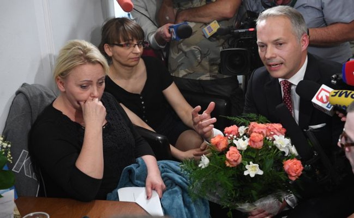 Jacek Żalek przeprasza protestujące matki w Sejmie