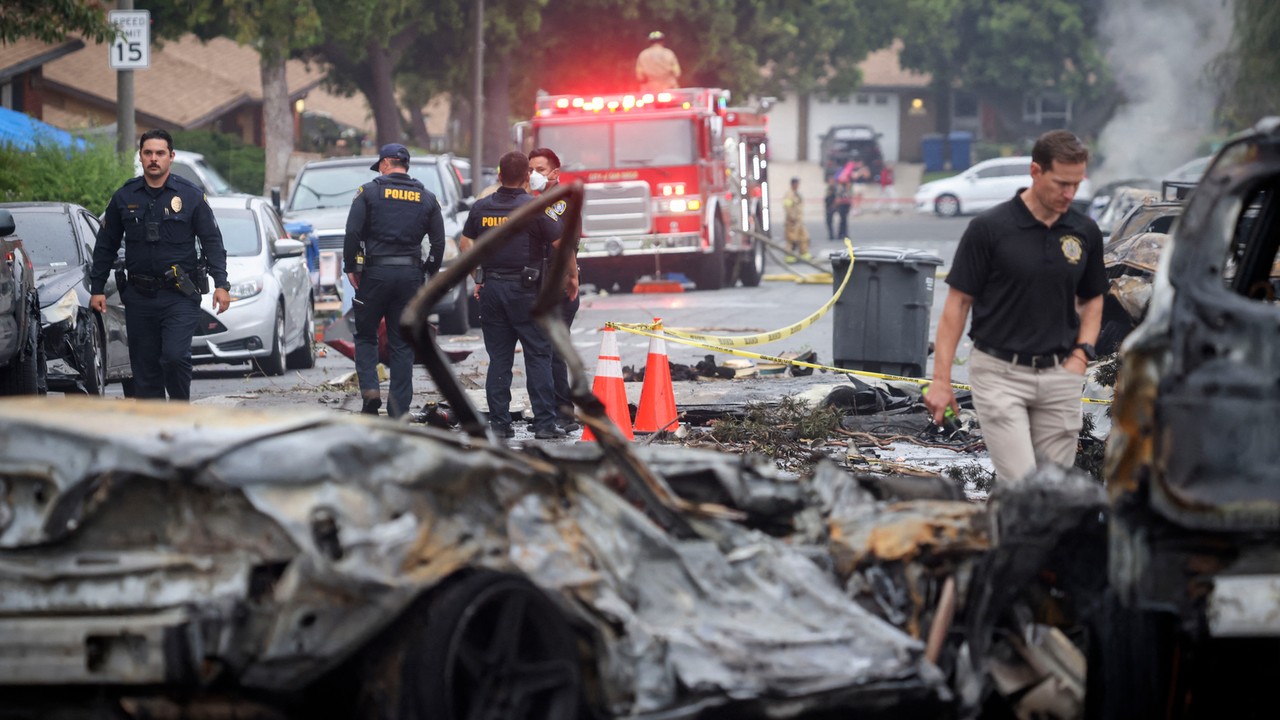 Niewielki samolot rozbił się w San Diego. "Paliwo lotnicze jest wszędzie"