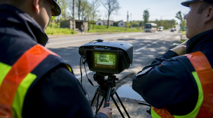 Sok helyen használnak ma traffipaxot a rendőrök / Illusztráció: MTI / Sóki Tamás