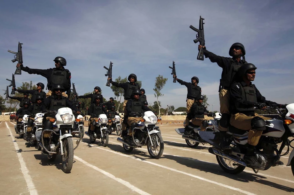 Više od deset godina Karači je poprište politički motivisanih ubistava: Detalj s policijske parade