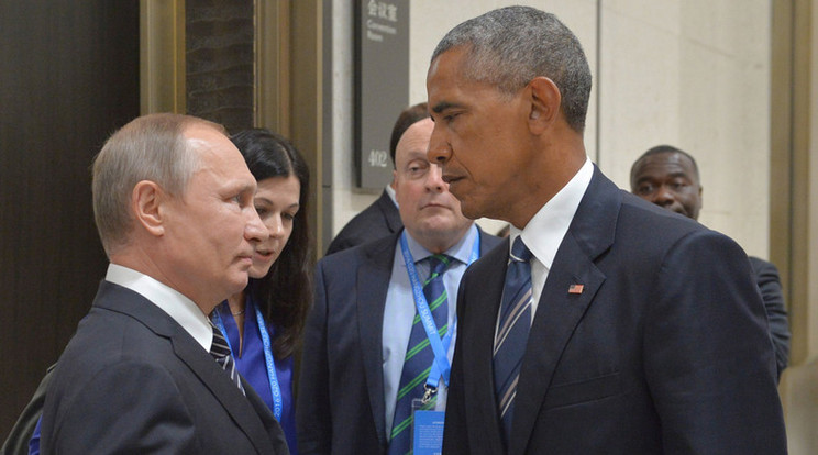 Szíriában akasztott bajszot Obama és Putyin? /Fotó: MTI