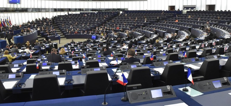 Parlament Europejski przyjął rezolucję o Polsce: Paraliż TK zagraża demokracji