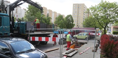 Wymieniają rury na Bródnie