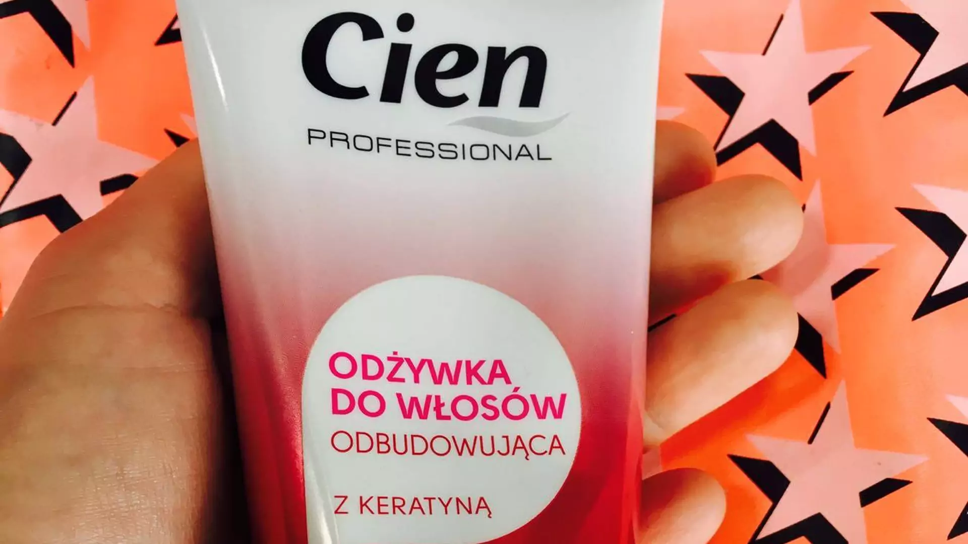 Hit do pielęgnacji włosów z Lidla za 4 zł! Obudowująca odżywka z keratyną Cien [NASZ TEST]