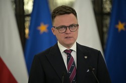 Szymon Hołownia spędził Dzień Dziecka z córką w szpitalu. "Ela sporo w ostatnich dniach przeszła"