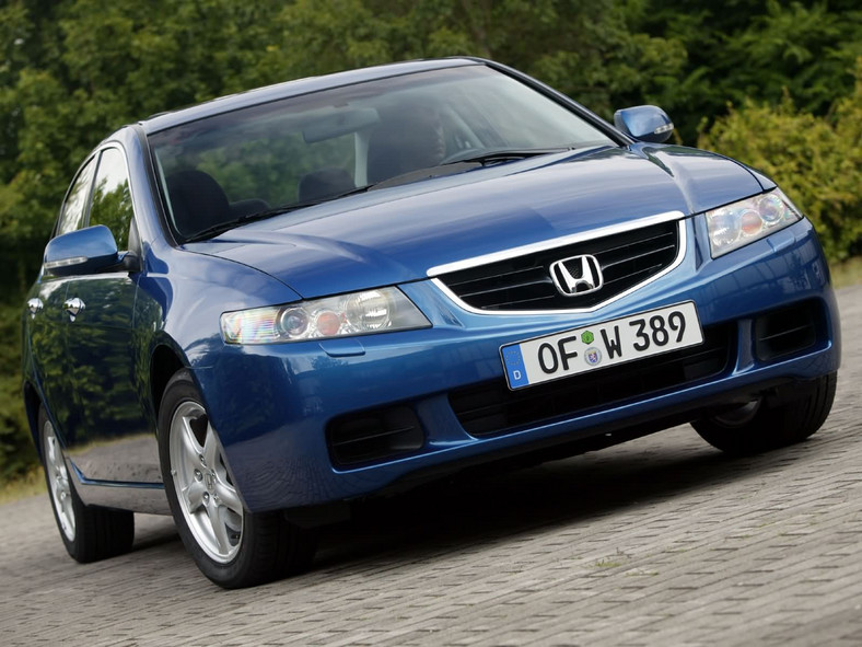 Honda Accord VII vs. Toyota Avensis T25 czy nadal są równi?