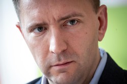 Schreiber pozywa Bruskiego w trybie wyborczym. "Nieuczciwie ataki"