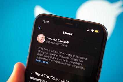 Twitter ukrył wpis Donalda Trumpa z uwagi na pochwałę przemocy