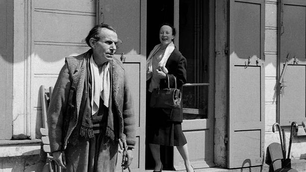Louis-Ferdinand Céline z żoną w Meudon. Zdjęcie wykonano najprawdopodobniej w 1955 r.