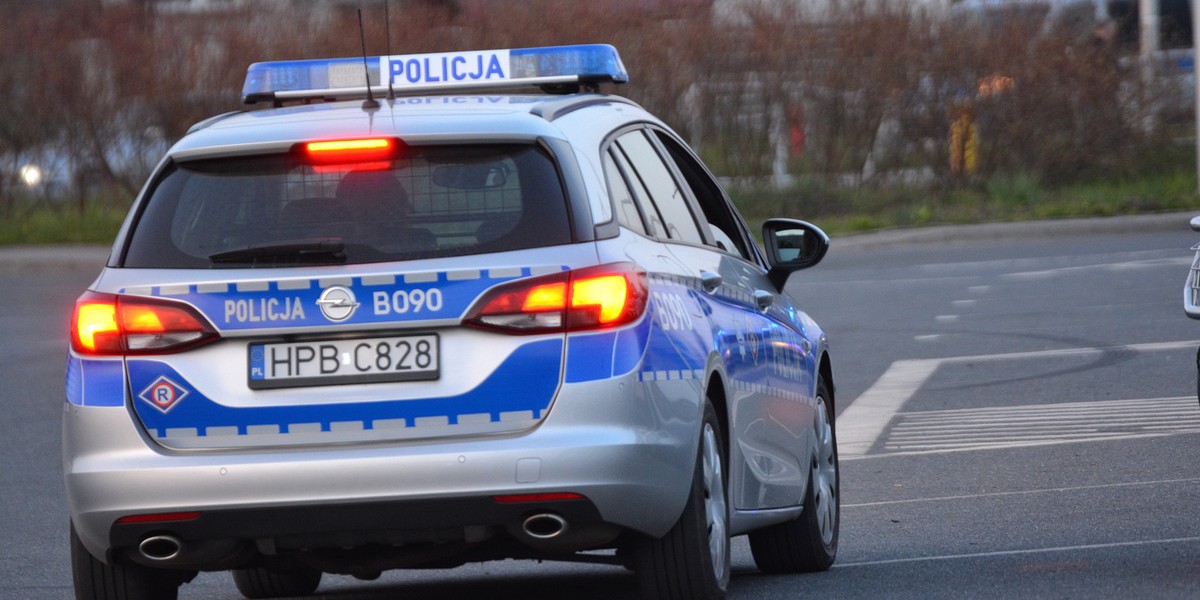 Styrzyniec. Policjant potrącony przez ciężarówkę.