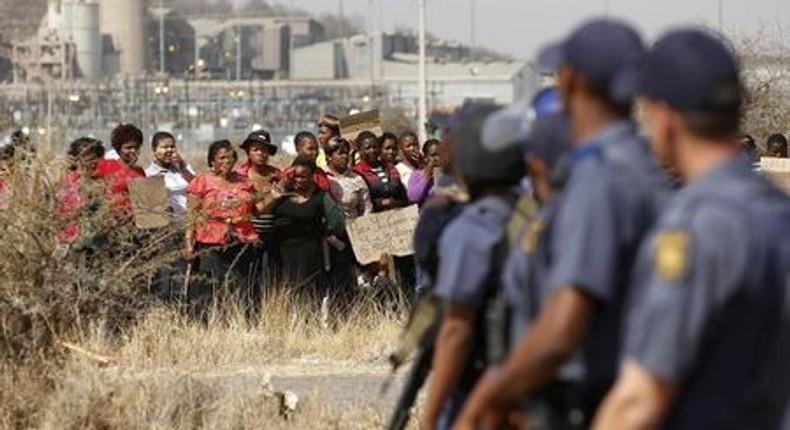 South Africa hopes to settle with 'Marikana massacre' victims: Zuma