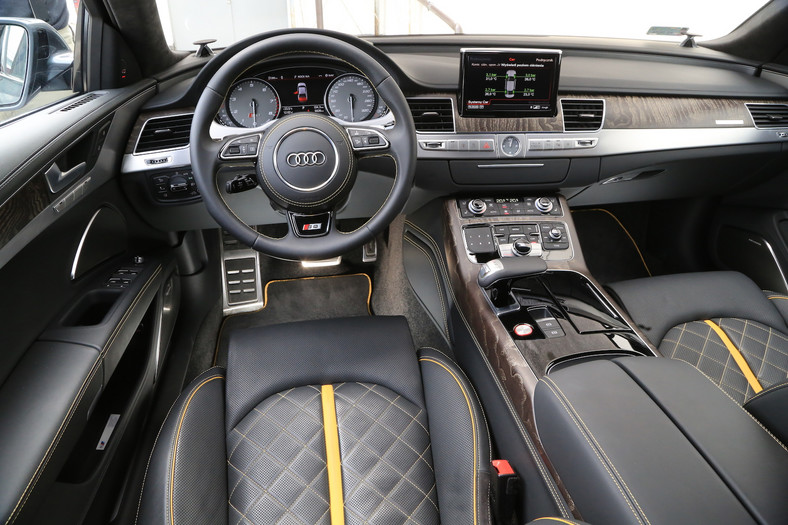 Audi S8 plus