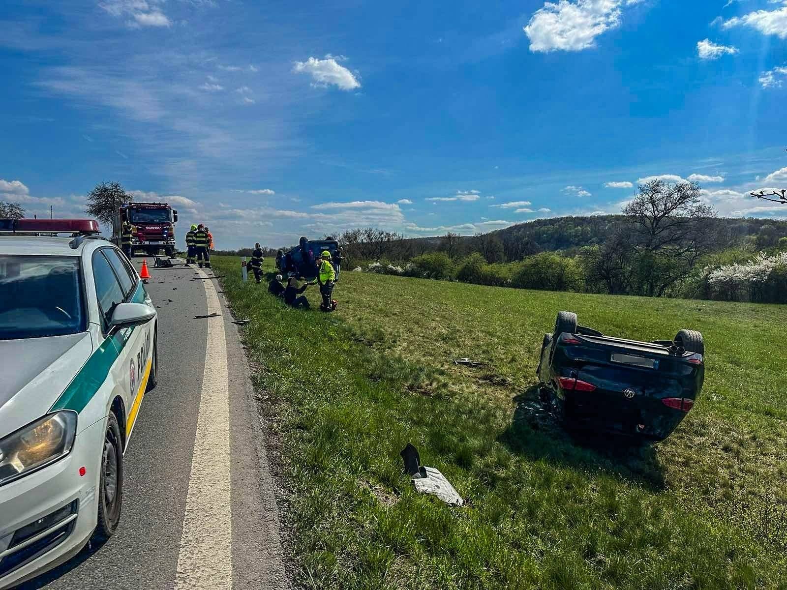 Nehoda dvoch áut si vyžiadala zranených.