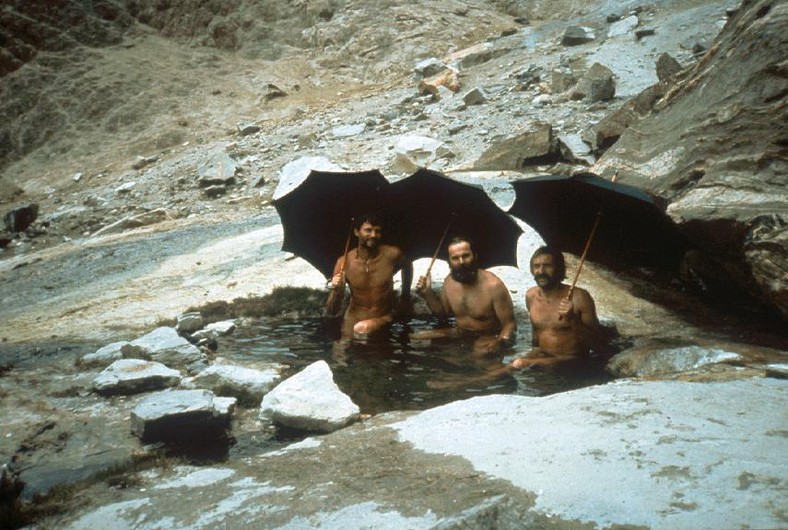 Janusz Majer z Krzysztofem Wielickim i Ryszardem Pawłowskim podczas wyprawy na Broad Peak w 1984 roku 