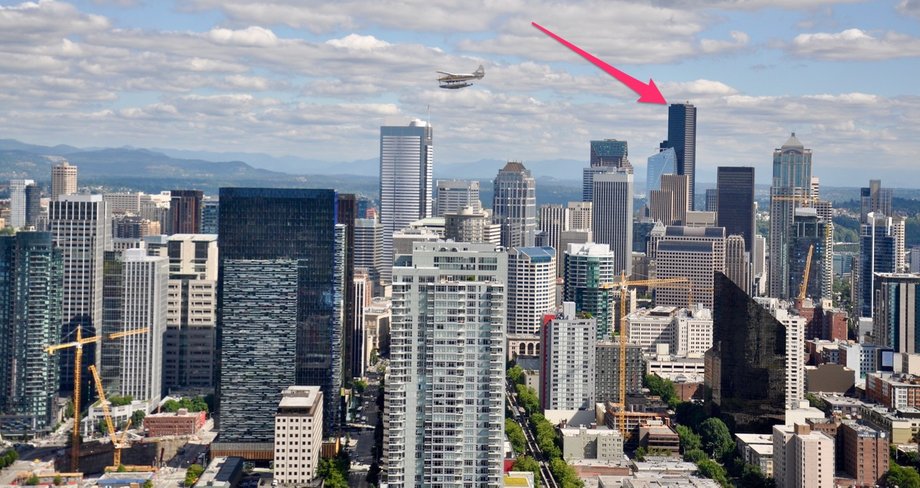 Columbia Center na tle panoramy Seattle. Widok ze Space Needle