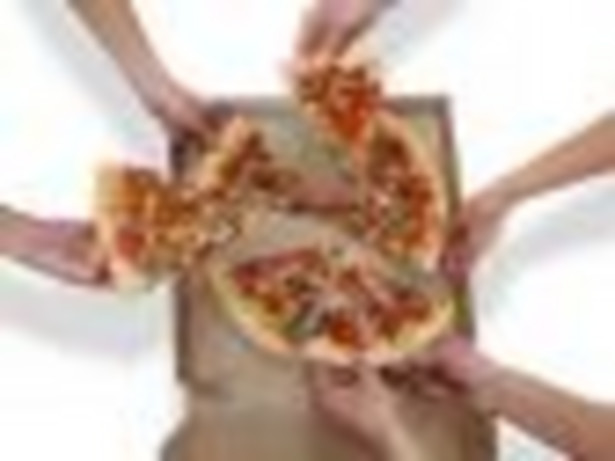 Polacy coraz chętniej jedzą pizzę. Jest to też danie, które najczęściej zamawiają na wynos. Dla tych restauracji jest też najlepszy okres na rozwój Fot. Shutterstock