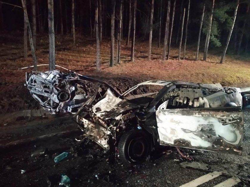 Tragiczny wypadek na Mazurach. Mężczyzna spłonął w aucie