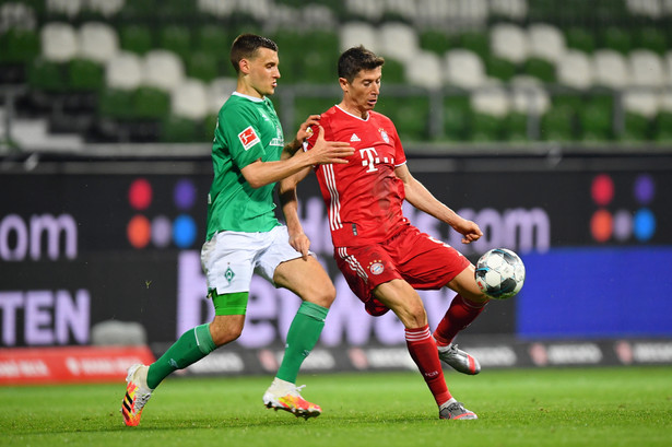 Robert Lewandowski i Niklas Moisander