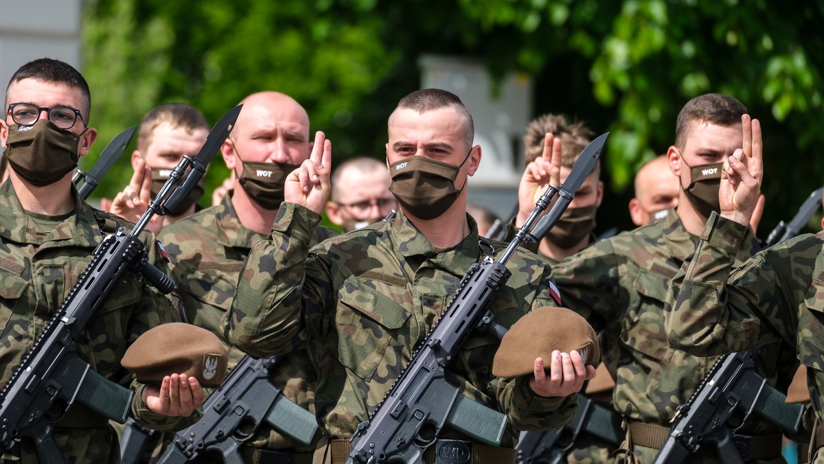 Ustawa o obronie ojczyzny. Kaczyński i Błaszczak przedstawią założenia