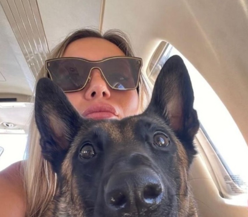 A.V. devojka Miće Megatrenda