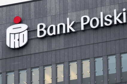 Bank PKO BP szykuje zwolnienia grupowe. Pracę może stracić do 850 osób