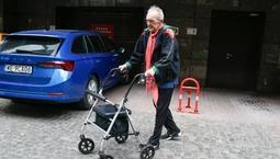 Zbigniew Hołdys o Michale Urbaniaku. "Porusza się z chodzikiem i nie wymięka"