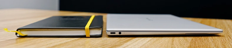 Huawei MateBook X – laptop szerokością i długością nie przekracza wymiarów kartki A4, a pod względem grubości jest cieńszy od zwykłego notesu