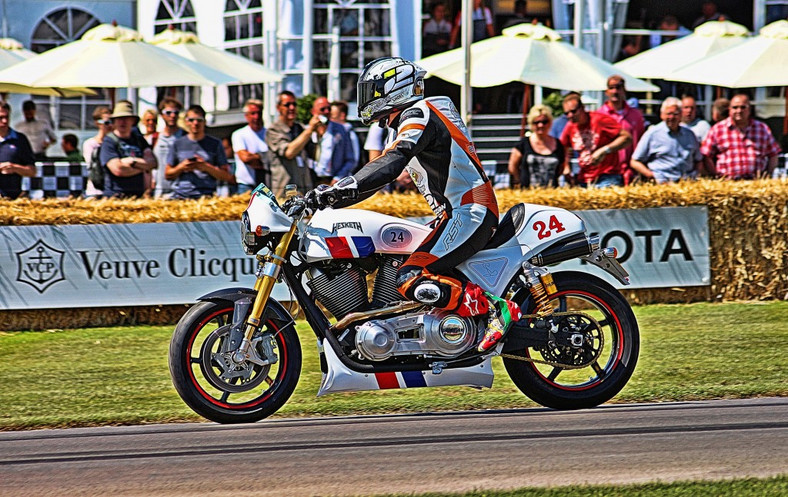 Hesketh V1000