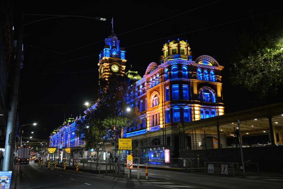 Budynek stacji kolejowej Flinders w Melbourne (Australia)