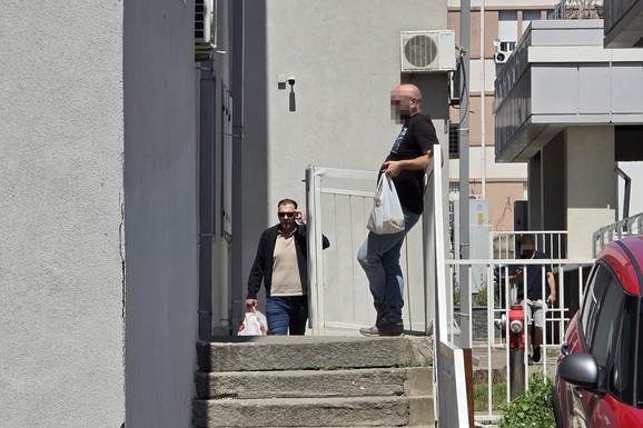 (VIDEO) KASPER DOŠAO KOD MINE KOSTIĆ U "LAZU" U ruci ogromna