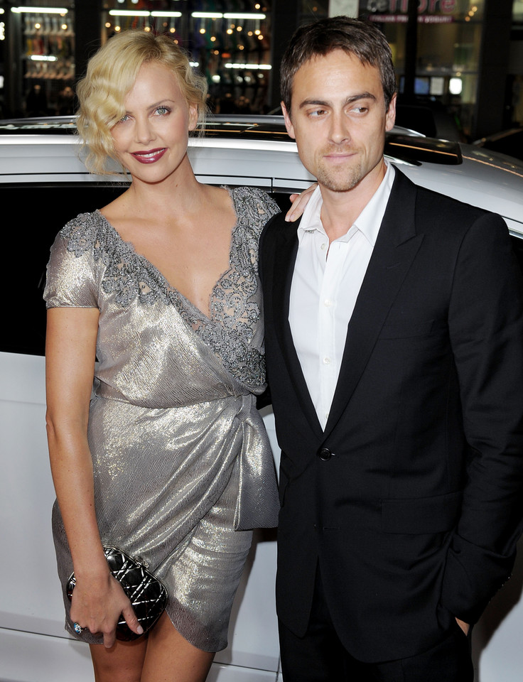 Charlize Theron i Stuart Townsend (2009)