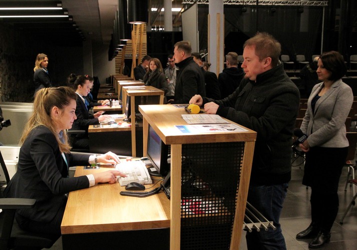 Stanowiska odprawy pasażerów w terminalu pasażerskim na lotnisku Olsztyn-Mazury   <br><br>fot. PAP/Tomasz Waszczuk