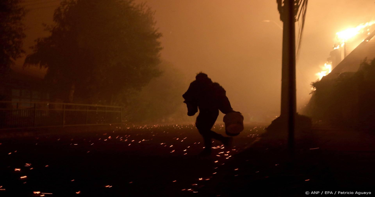 Noodtoestand-in-Chili-16-doden-bij-verwoestende-bosbranden